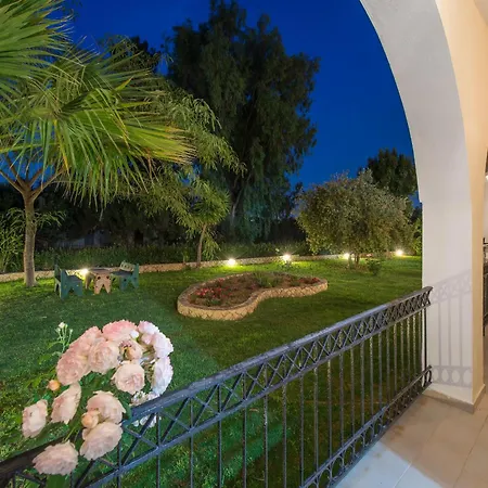 アパート Helen & Theo