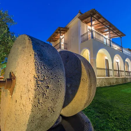 アパート Helen & Theo