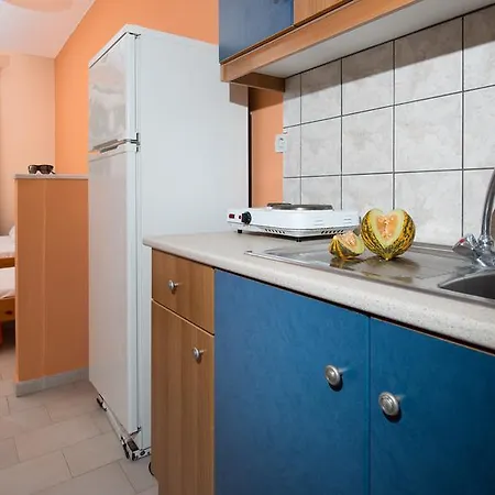 Helen & Theo アパート *